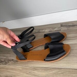 Gap Ankle Strap Sandal Women Size 6 Black Leather Flat Spring 2015